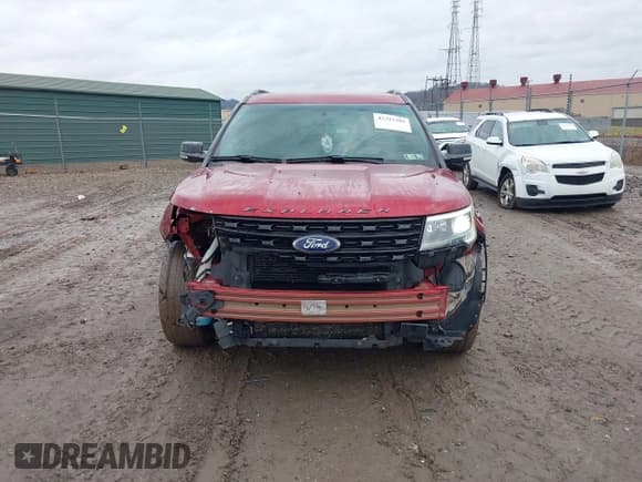 ✅ 2017 Ford Explorer Sport • VIN: 1FM5K8GT4HGB13530 • Lot: 43793305. Wystawiony na IAAI z przebiegiem 117 377 mil. Bezpłatny archiwum sprzedaży aukcyjnych z USA i szczegółowy raport historii pojazdu na DreamBid. Zdjęcie 13.