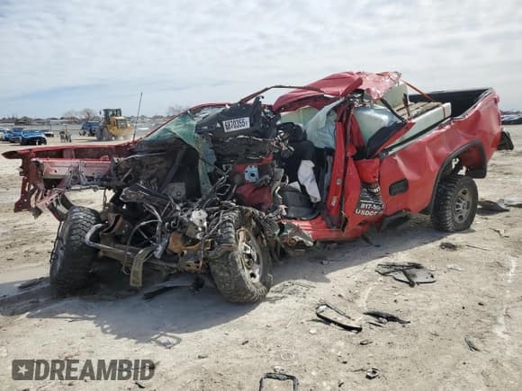 ✅ 2022 Chevrolet Silverado 2500HD Work Truck • VIN: 1GC2YLE7XNF182674 • Lot: 46870355. Wystawiony na Copart z przebiegiem Nie podano. Bezpłatny archiwum sprzedaży aukcyjnych z USA i szczegółowy raport historii pojazdu na DreamBid. Zdjęcie 1.