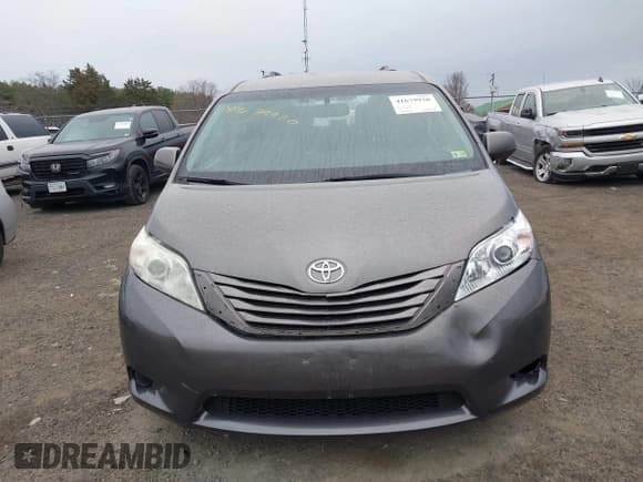✅ 2016 Toyota Sienna LE AAS • VIN: 5TDKK3DC2GS714907 • Lot: 41679920. Listed on IAAI with 130,321 mi. Free auction sales archive from the USA and detailed vehicle history report at DreamBid. Image 12.