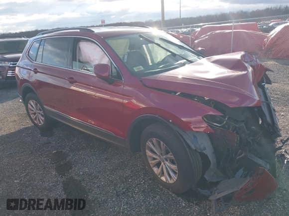 ✅ 2018 Volkswagen Tiguan SEL • VIN: 3VV3B7AX1JM076161 • Lot: 40931210. Wystawiony na IAAI z przebiegiem 106 916 mil. Bezpłatny archiwum sprzedaży aukcyjnych z USA i szczegółowy raport historii pojazdu na DreamBid. Zdjęcie 1.