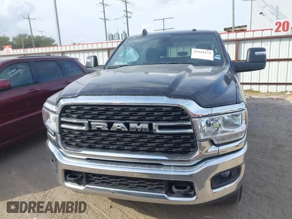 ✅ 2024 Ram 2500 Big Horn • VIN: 3C6UR5DJ5RG275886 • Lot: 43544114. Wystawiony na IAAI z przebiegiem 47 263 mil. Bezpłatny archiwum sprzedaży aukcyjnych z USA i szczegółowy raport historii pojazdu na DreamBid. Zdjęcie 12.