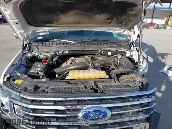 ✅ 2018 Ford Expedition XLT • VIN: 1FMJU1HT5JEA18863 • Lot: 41815687. Wystawiony na IAAI z przebiegiem 96 544 mil. Bezpłatny archiwum sprzedaży aukcyjnych z USA i szczegółowy raport historii pojazdu na DreamBid. Zdjęcie 10.