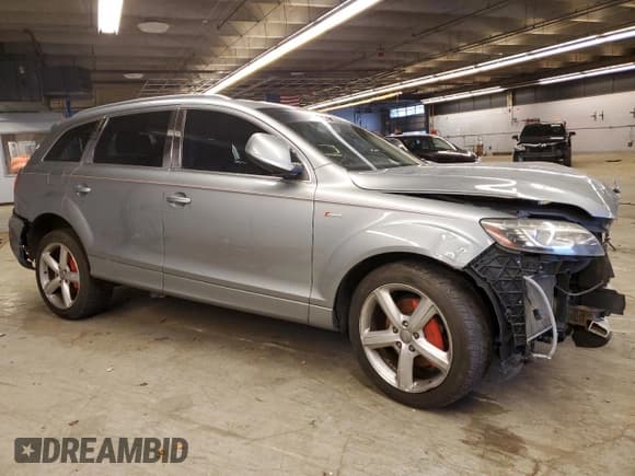✅ 2013 Audi Q7 S line Prestige • VIN: WA1DGAFE3DD003926 • Lot: 72101695. Wystawiony na Copart z przebiegiem 84 519 mil. Bezpłatny archiwum sprzedaży aukcyjnych z USA i szczegółowy raport historii pojazdu na DreamBid. Zdjęcie 4.