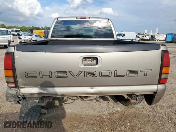 2003 Chevrolet Silverado 1500 LS с VIN 1GCEC14X83Z119411, выставлен на аукционе Copart как лот 81822015 с пробегом 146 594 миль миль и Списание • Salvage title. История ставок и продаж доступна на DreamBid. Изображение 6.