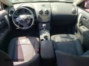 ✅ 2014 Nissan Rogue S • VIN: JN8AS5MV5EW710618 • Lot: 68362655. Wystawiony na Copart z przebiegiem Nie podano. Bezpłatny archiwum sprzedaży aukcyjnych z USA i szczegółowy raport historii pojazdu na DreamBid. Zdjęcie 8.