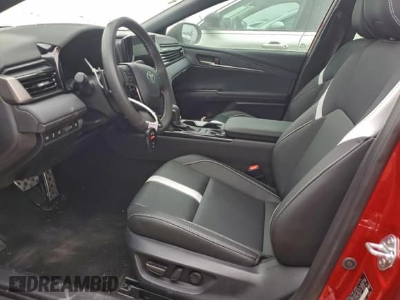 ✅ 2025 Toyota Camry LE • VIN: 4T1DAACK7SU112688 • Lot: 80537035. Wystawiony na Copart z przebiegiem 1 227 mil. Bezpłatny archiwum sprzedaży aukcyjnych z USA i szczegółowy raport historii pojazdu na DreamBid. Zdjęcie 7.