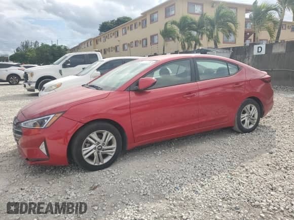 ✅ 2020 Hyundai Elantra SEL • VIN: 5NPD84LF4LH586372 • Lot: 91319165. Wystawiony na Copart z przebiegiem 85 247 mil mil. Skorzystaj z bezpłatnego archiwum sprzedaży aukcyjnych z USA i zobacz szczegółowy raport historii pojazdu na DreamBid. Zdjęcie 1.