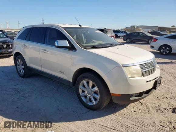 ✅ 2007 Lincoln MKX • VIN: 2LMDU68C17BJ33284 • Lot: 92249865. Wystawiony na Copart z przebiegiem 247 560 mil. Bezpłatny archiwum sprzedaży aukcyjnych z USA i szczegółowy raport historii pojazdu na DreamBid. Zdjęcie 4.