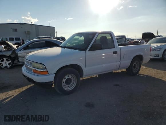 ✅ 2003 Chevrolet S-10 LS • VIN: 1GCCS14H638228314 • Лот: 84118064. Опубликован ранее на Copart с пробегом 137 363 миль. Бесплатный доступ к архиву аукционных продаж из США и подробный отчёт об истории автомобиля на DreamBid. Изображение 1.