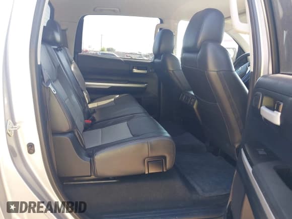 ✅ 2014 Toyota Tundra SR5 • VIN: 5TFDW5F10EX341166 • Лот: 42669636. Опубликован ранее на IAAI с пробегом 144 525 миль. Бесплатный доступ к архиву аукционных продаж из США и подробный отчёт об истории автомобиля на DreamBid. Изображение 8.