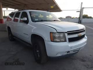 2011 Chevrolet Suburban LT z VIN 1GNSKJE31BR107107, wystawiony jako IAAI lot #42753463 z przebiegiem 190 129 mil mil oraz . Historia ofert i sprzedaży dostępna na DreamBid. Obrazek 1.