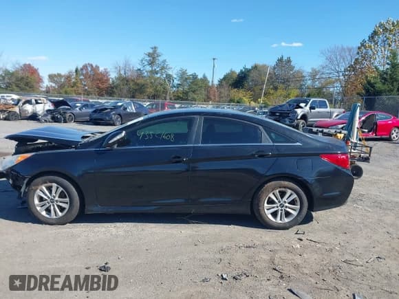 ✅ 2014 Hyundai Sonata GLS • VIN: 5NPEB4AC2EH926510 • Lot: 43521608. Wystawiony na IAAI z przebiegiem 83 018 mil. Bezpłatny archiwum sprzedaży aukcyjnych z USA i szczegółowy raport historii pojazdu na DreamBid. Zdjęcie 15.