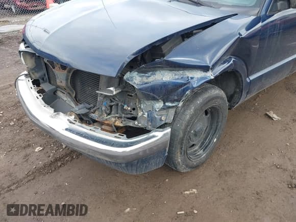 ✅ 2000 Chevrolet S-10 LS • VIN: 1GCCS19WXY8242120 • Лот: 41675109. Опубликован ранее на IAAI с пробегом 196 408 миль. Бесплатный доступ к архиву аукционных продаж из США и подробный отчёт об истории автомобиля на DreamBid. Изображение 6.