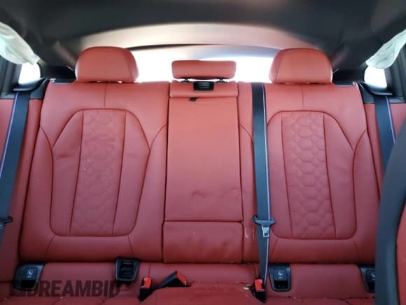 ✅ 2024 BMW X4 M • VIN: 5YM23EC04R9X37341 • Lot: 82001964. Wystawiony na Copart z przebiegiem 4 737 mil. Bezpłatny archiwum sprzedaży aukcyjnych z USA i szczegółowy raport historii pojazdu na DreamBid. Zdjęcie 10.