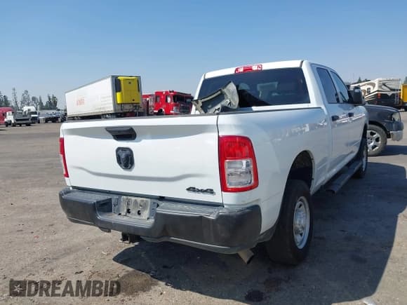 ✅ 2023 Ram 2500 Tradesman • VIN: 3C6UR5CJ5PG558514 • Lot: 43260300. Wystawiony na IAAI z przebiegiem 26 824 mil. Bezpłatny archiwum sprzedaży aukcyjnych z USA i szczegółowy raport historii pojazdu na DreamBid. Zdjęcie 4.