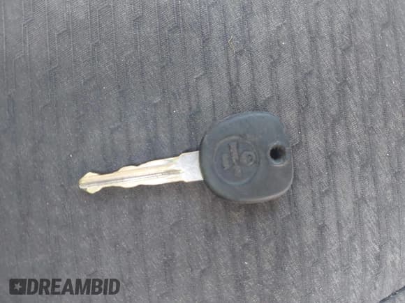 ✅ 2010 Chevrolet Silverado 2500HD • VIN: 1GC5CVBG2AZ222556 • Lot: 41948331. Wystawiony na IAAI z przebiegiem 213 515 mil. Bezpłatny archiwum sprzedaży aukcyjnych z USA i szczegółowy raport historii pojazdu na DreamBid. Zdjęcie 11.