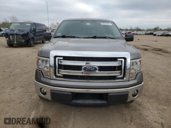 ✅ 2013 Ford F-150 XLT • VIN: 1FTFX1CFXDFA12297 • Lot: 86239445. Wystawiony na Copart z przebiegiem 62 516 mil. Bezpłatny archiwum sprzedaży aukcyjnych z USA i szczegółowy raport historii pojazdu na DreamBid. Zdjęcie 5.