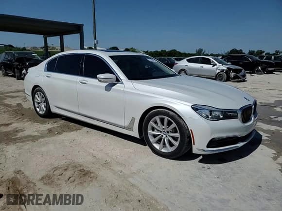 ✅ 2017 BMW 7 Series 740i • VIN: WBA7E2C51HG739932 • Lot: 57101815. Listed on Copart with 58,499 mi. Free auction sales archive from the USA and detailed vehicle history report at DreamBid. Image 13.