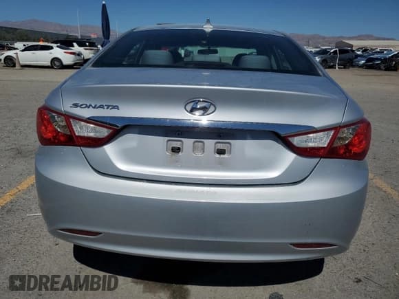✅ 2011 Hyundai Sonata GLS • VIN: 5NPEB4AC1BH235495 • Лот: 82110675. Опубликован ранее на Copart с пробегом 146 814 миль. Бесплатный доступ к архиву аукционных продаж из США и подробный отчёт об истории автомобиля на DreamBid. Изображение 6.