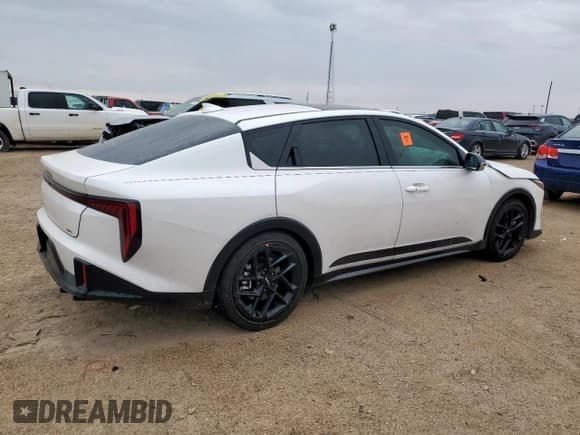 ✅ 2025 Kia K4 GT-Line Turbo • VIN: 3KPFW4DC9SE162482 • Lot: 81928815. Listed on Copart with 6,825 mi. Free auction sales archive from the USA and detailed vehicle history report at DreamBid. Image 3.