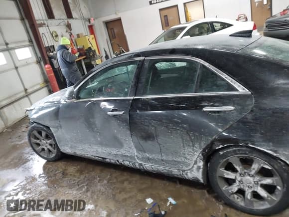 ✅ 2016 Cadillac ATS Luxury Collection RWD • VIN: 1G6AB5RX1G0181103 • Lot: 41621993. Wystawiony na IAAI z przebiegiem 157 586 mil. Bezpłatny archiwum sprzedaży aukcyjnych z USA i szczegółowy raport historii pojazdu na DreamBid. Zdjęcie 14.