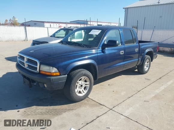 ✅ 2004 Dodge Dakota Sport • VIN: 1D7HL38N64S565249 • Lot: 43610102. Wystawiony na IAAI z przebiegiem 163 708 mil. Bezpłatny archiwum sprzedaży aukcyjnych z USA i szczegółowy raport historii pojazdu na DreamBid. Zdjęcie 2.