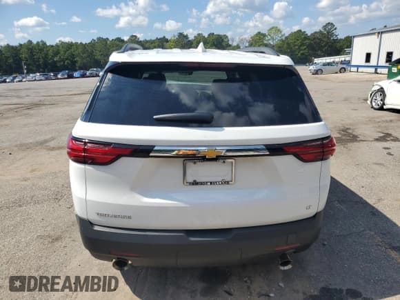 ✅ 2023 Chevrolet Traverse LT Cloth • VIN: 1GNERGKW7PJ292618 • Lot: 85705635. Wystawiony na Copart z przebiegiem 22 915 mil. Bezpłatny archiwum sprzedaży aukcyjnych z USA i szczegółowy raport historii pojazdu na DreamBid. Zdjęcie 6.