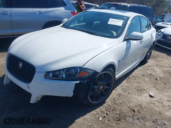 ✅ 2015 Jaguar XF Portfolio • VIN: SAJWJ0FF9F8U48932 • Lot: 41696899. Wystawiony na IAAI z przebiegiem 203 110 mil. Bezpłatny archiwum sprzedaży aukcyjnych z USA i szczegółowy raport historii pojazdu na DreamBid. Zdjęcie 17.