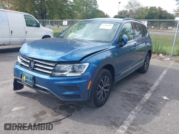 ✅ 2020 Volkswagen Tiguan SE • VIN: 3VV2B7AX2LM156048 • Лот: 43400588. Опубликован ранее на IAAI с пробегом 46 365 миль. Бесплатный доступ к архиву аукционных продаж из США и подробный отчёт об истории автомобиля на DreamBid. Изображение 2.