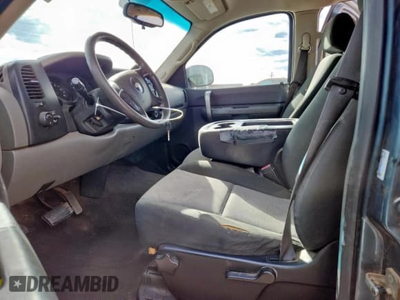 ✅ 2008 Chevrolet Silverado 1500 LS • VIN: 3GCEC13CX8G272894 • Lot: 82728735. Listed on Copart with 180,408 mi. Free auction sales archive from the USA and detailed vehicle history report at DreamBid. Image 7.
