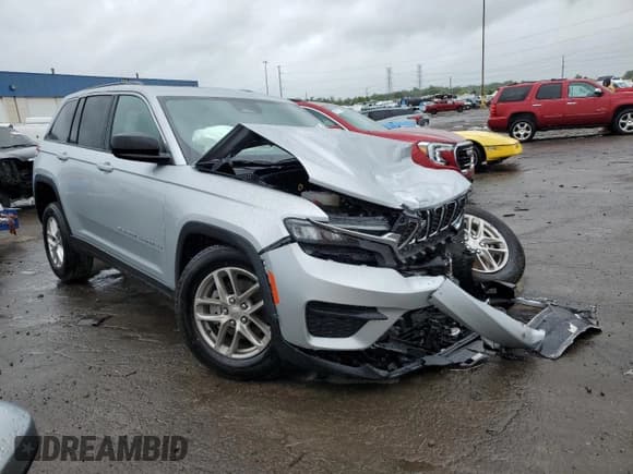 ✅ 2025 Jeep Grand Cherokee Altitude X • VIN: 1C4RJHAG9SC301270 • Lot: 61671705. Listed on Copart with 3,793 mi. Free auction sales archive from the USA and detailed vehicle history report at DreamBid. Image 4.