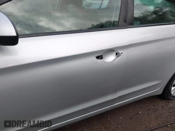 ✅ 2017 Hyundai Elantra SE • VIN: 5NPD74LF4HH127028 • Lot: 43410903. Listed on IAAI with 158,123 mi. Free auction sales archive from the USA and detailed vehicle history report at DreamBid. Image 6.