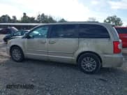 ✅ 2014 Chrysler Town & Country Touring L • VIN: 2C4RC1CG1ER372344 • Lot: 43778948. Listed on IAAI with 109,725 mi. Free auction sales archive from the USA and detailed vehicle history report at DreamBid. Image 14.