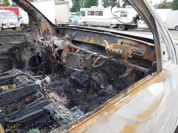 ✅ 2007 Toyota Tundra SR5 • VIN: 5TBBV54167S456398 • Лот: 42596079. Опубликован ранее на IAAI с пробегом Не указан. Бесплатный доступ к архиву аукционных продаж из США и подробный отчёт об истории автомобиля на DreamBid. Изображение 5.