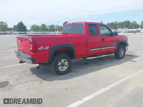 2005 Chevrolet Silverado 2500HD LS с VIN 1GCHK29U35E147891, выставлен на аукционе IAAI как лот 43159005 с пробегом 243 335 миль миль и . История ставок и продаж доступна на DreamBid. Изображение 4.