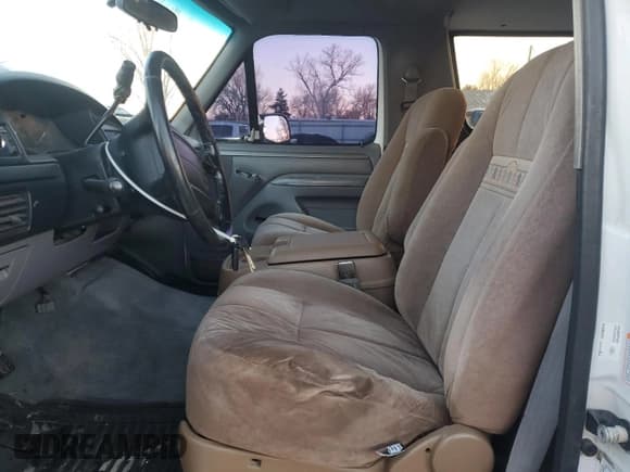 ✅ 1996 Ford Bronco Custom • VIN: 1FMEU15H3TLB67546 • Лот: 88875695. Опубликован ранее на Copart с пробегом 222 701 миль. Бесплатный доступ к архиву аукционных продаж из США и подробный отчёт об истории автомобиля на DreamBid. Изображение 7.