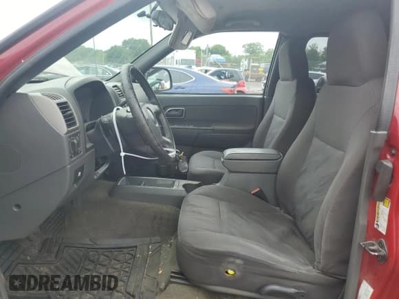 ✅ 2004 Chevrolet Colorado LS Z71 • VIN: 1GCDT196948120375 • Лот: 59990615. Опубликован ранее на Copart с пробегом 208 744 миль. Бесплатный доступ к архиву аукционных продаж из США и подробный отчёт об истории автомобиля на DreamBid. Изображение 7.