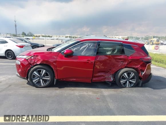 ✅ 2023 Nissan Rogue SL • VIN: 5N1BT3CBXPC813025 • Lot: 43039103. Listed on IAAI with 13,119 mi. Free auction sales archive from the USA and detailed vehicle history report at DreamBid. Image 6.