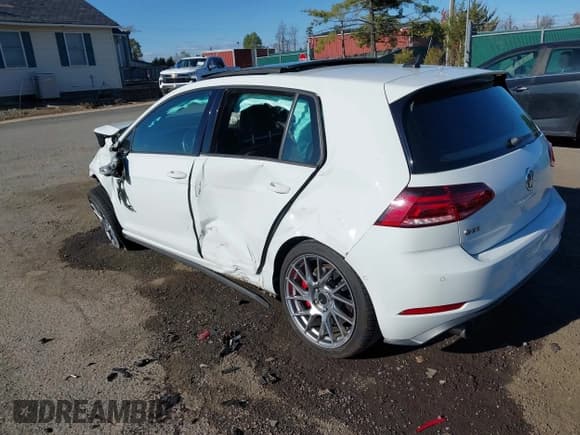 ✅ 2018 Volkswagen Golf GTI S • VIN: 3VW447AU4JM297494 • Lot: 43497568. Listed on IAAI with Not provided. Free auction sales archive from the USA and detailed vehicle history report at DreamBid. Image 3.