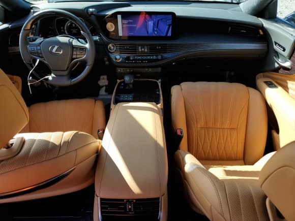 ✅ 2023 Lexus LS 500 • VIN: JTHG5LGF5P5011549 • Lot: 67789534. Listed on Copart with 45 mi. Free auction sales archive from the USA and detailed vehicle history report at DreamBid. Image 8.