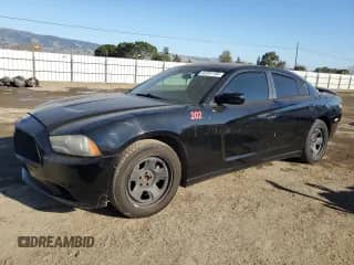 2013 Dodge Charger SE z VIN 2C3CDXBG4DH688157, wystawiony jako Copart lot #43281185 z przebiegiem 111 887 mil mil oraz Czysty tytuł • Clean title. Historia ofert i sprzedaży dostępna na DreamBid. Obrazek 1.