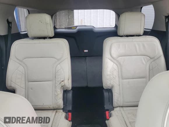 ✅ 2019 Ford Explorer Platinum • VIN: 1FM5K8HT6KGA57340 • Lot: 57038705. Wystawiony na Copart z przebiegiem 83 225 mil. Bezpłatny archiwum sprzedaży aukcyjnych z USA i szczegółowy raport historii pojazdu na DreamBid. Zdjęcie 10.