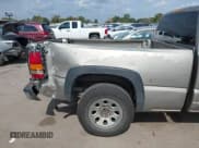 ✅ 2002 Chevrolet Silverado 1500 LS • VIN: 1GCEC19WX2Z111440 • Lot: 43529302. Wystawiony na IAAI z przebiegiem 334 234 mil. Bezpłatny archiwum sprzedaży aukcyjnych z USA i szczegółowy raport historii pojazdu na DreamBid. Zdjęcie 6.