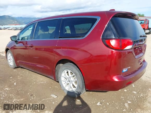 ✅ 2017 Chrysler Pacifica Touring • VIN: 2C4RC1DG3HR565288 • Lot: 42215711. Wystawiony na IAAI z przebiegiem 99 159 mil. Bezpłatny archiwum sprzedaży aukcyjnych z USA i szczegółowy raport historii pojazdu na DreamBid. Zdjęcie 3.