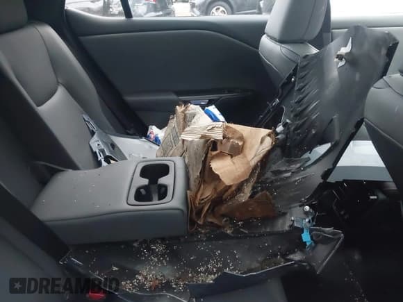 ✅ 2025 Lexus RZ 300e Premium • VIN: JTJABABB3SA009384 • Лот: 43016735. Опубликован ранее на IAAI с пробегом 3 451 миль. Бесплатный доступ к архиву аукционных продаж из США и подробный отчёт об истории автомобиля на DreamBid. Изображение 8.