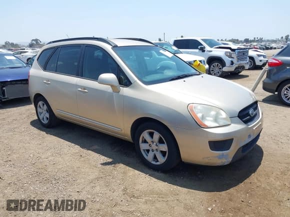 ✅ 2008 Kia Rondo LX • VIN: KNAFG526X87151643 • Lot: 42593118. Wystawiony na IAAI z przebiegiem 228 113 mil. Bezpłatny archiwum sprzedaży aukcyjnych z USA i szczegółowy raport historii pojazdu na DreamBid. Zdjęcie 1.