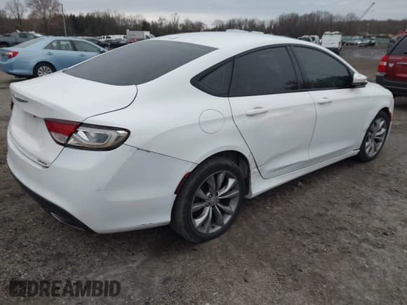 ✅ 2015 Chrysler 200 S • VIN: 1C3CCCBB0FN598479 • Лот: 43794689. Опубликован ранее на IAAI с пробегом 191 849 миль. Бесплатный доступ к архиву аукционных продаж из США и подробный отчёт об истории автомобиля на DreamBid. Изображение 4.