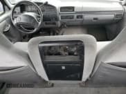 ✅ 1996 Ford F-250 • VIN: 1FTHX26H2TEA23214 • Lot: 56007115. Wystawiony na Copart z przebiegiem 187 372 mil. Bezpłatny archiwum sprzedaży aukcyjnych z USA i szczegółowy raport historii pojazdu na DreamBid. Zdjęcie 8.