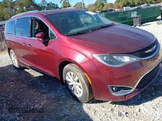 ✅ 2018 Chrysler Pacifica Touring L • VIN: 2C4RC1BG9JR119610 • Lot: 43664373. Wystawiony na IAAI z przebiegiem 126 579 mil. Bezpłatny archiwum sprzedaży aukcyjnych z USA i szczegółowy raport historii pojazdu na DreamBid. Zdjęcie 1.