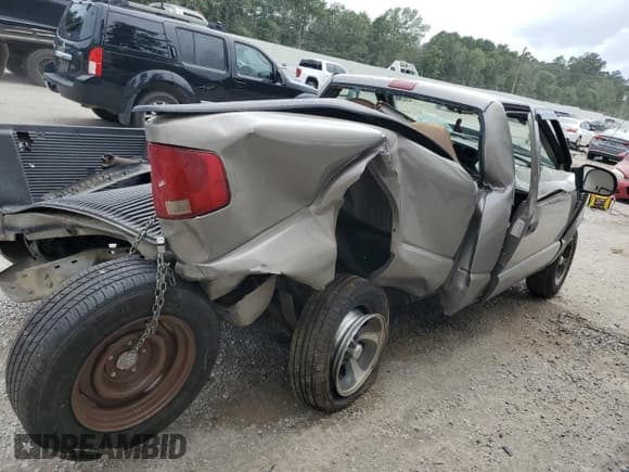 ✅ 2003 Chevrolet S-10 LS • VIN: 1GCCS14H038236618 • Лот: 64458724. Опубликован ранее на Copart с пробегом Не указан. Бесплатный доступ к архиву аукционных продаж из США и подробный отчёт об истории автомобиля на DreamBid. Изображение 3.